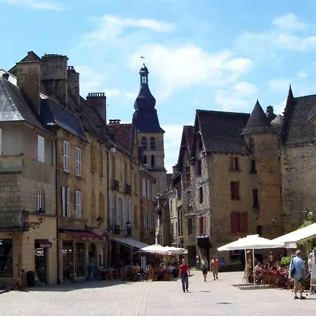 Cozy In The Woods Of The Beautiful Dordogne شاليه *